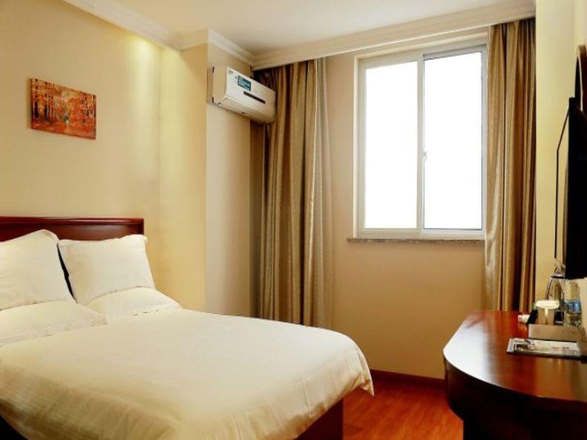ROOM, SINGLE