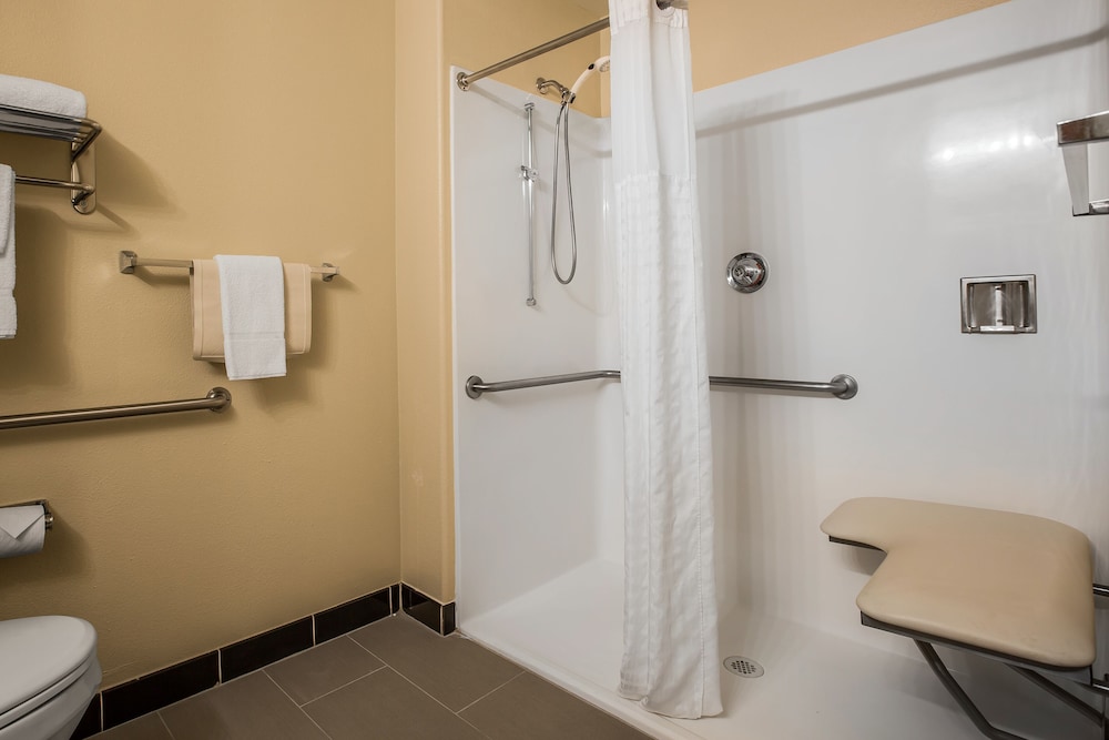 Comfort Suites Victorville-Hesperia 55/56