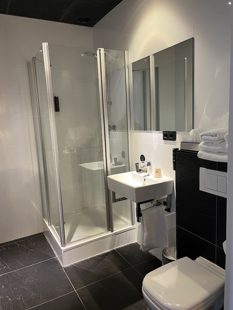 BOUTIQUE HOTEL GLOW 38/40