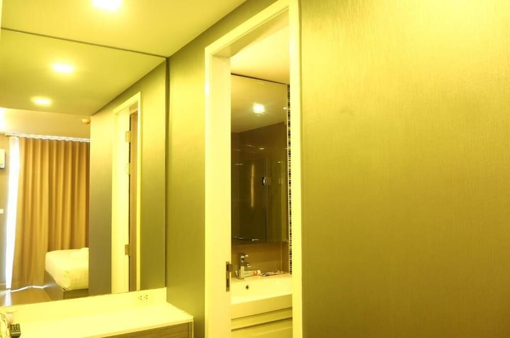 Dazzle Residence 13/47