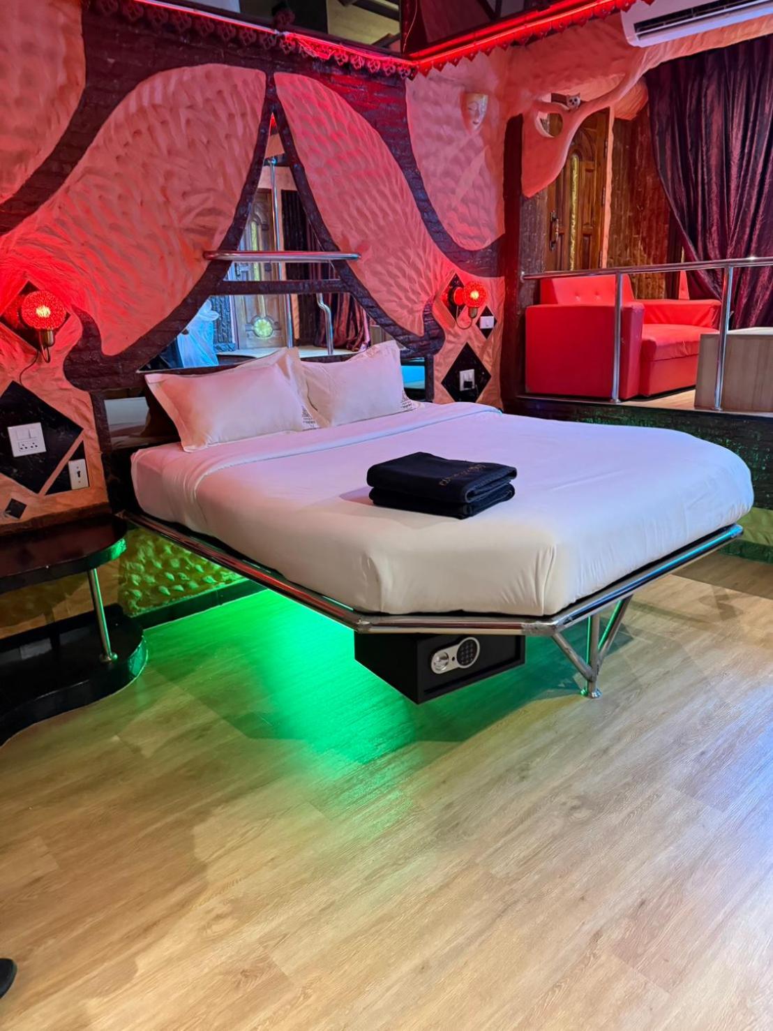 Penthouse Pattaya - Adults Only 10/35