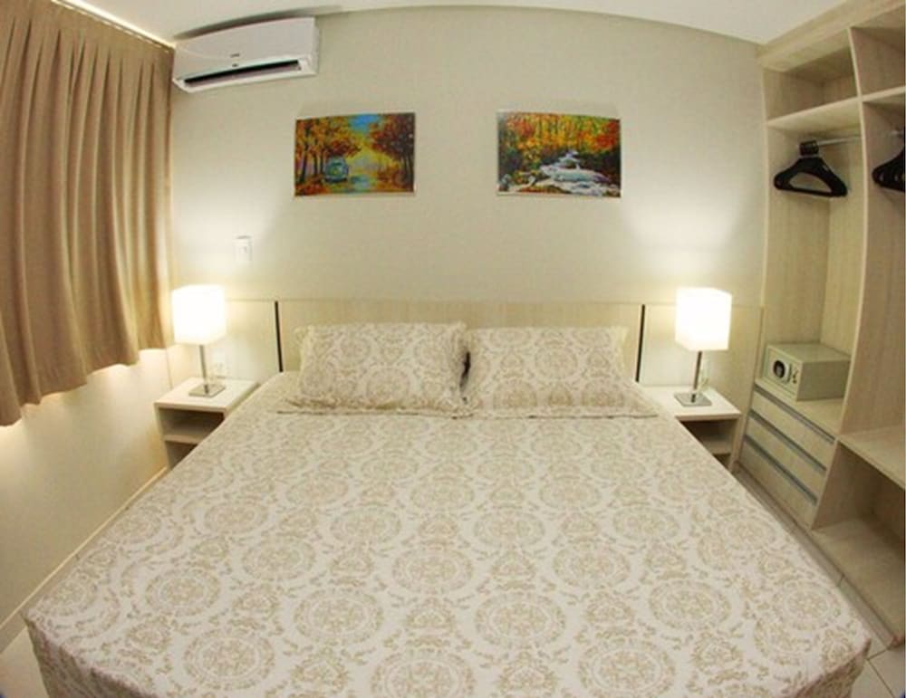 ROOM, DOUBLE BED