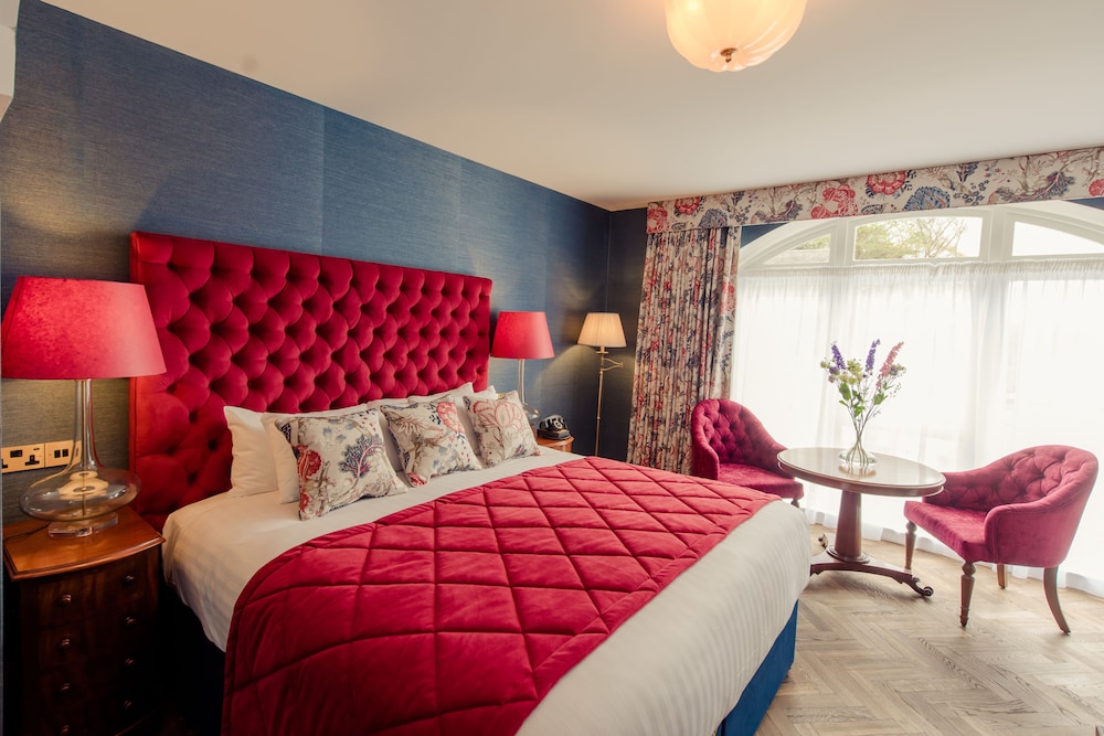 House, King Bed