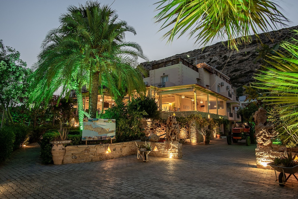 Calypso Hotel 55/67