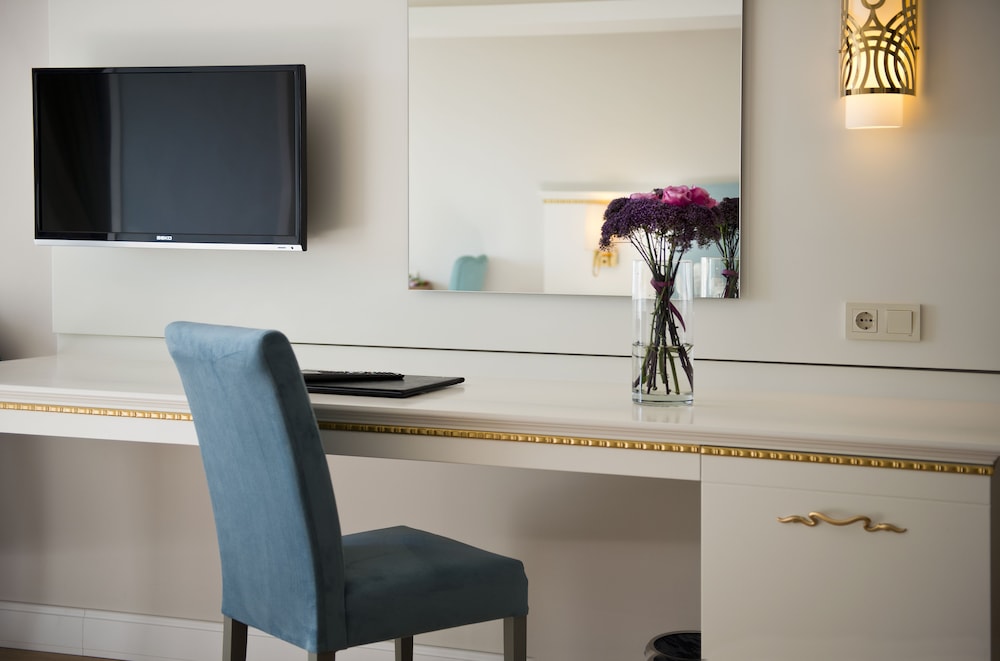 Prime Boutique Hotel 58/65