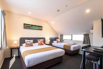 Upstairs, Apartment, Multiple Beds