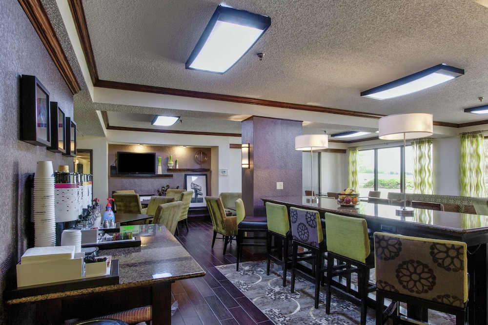Hampton Inn Salina 34/46