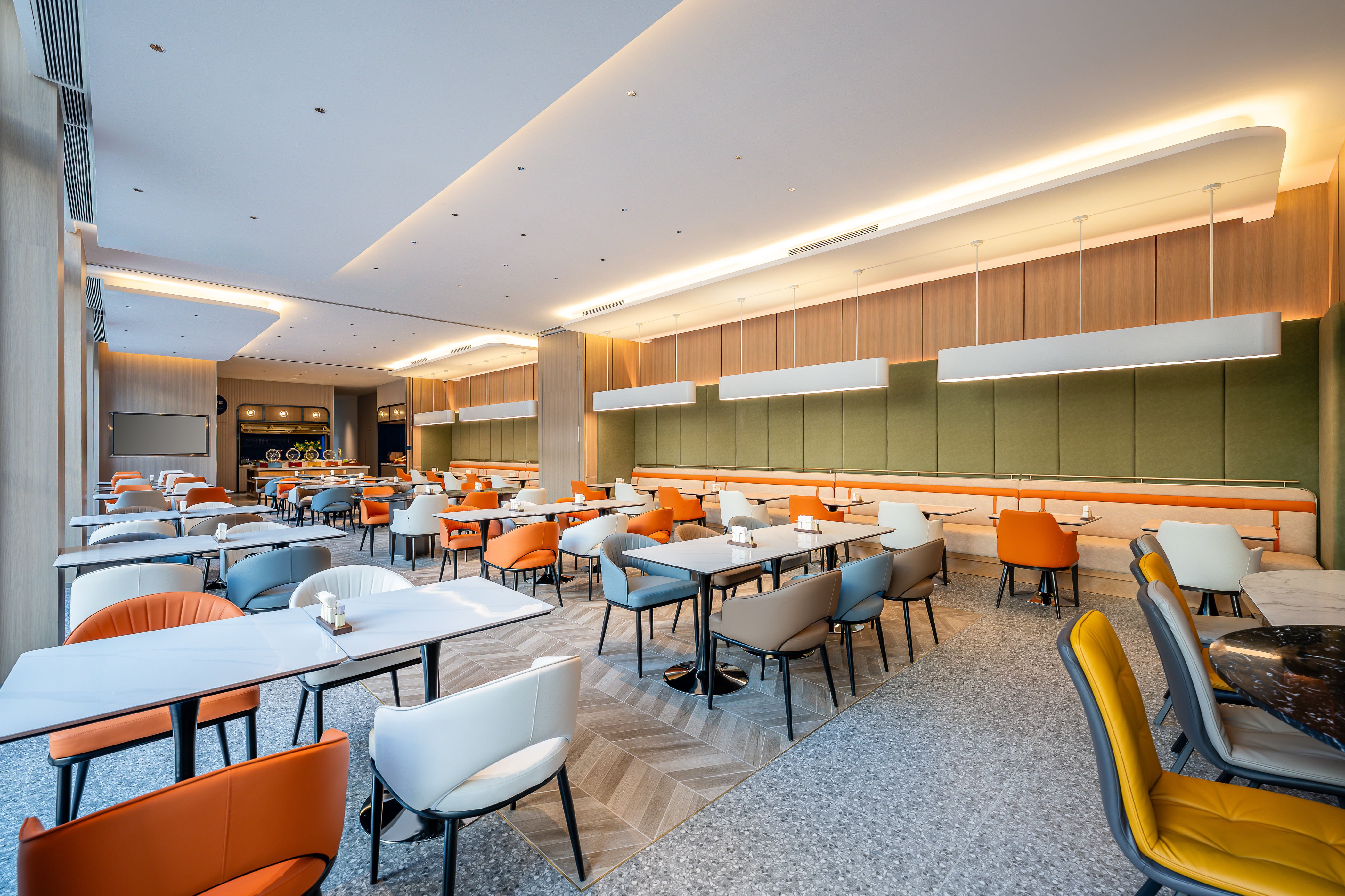 Holiday Inn Express Shanghai Changyang Road by IHG 36/55
