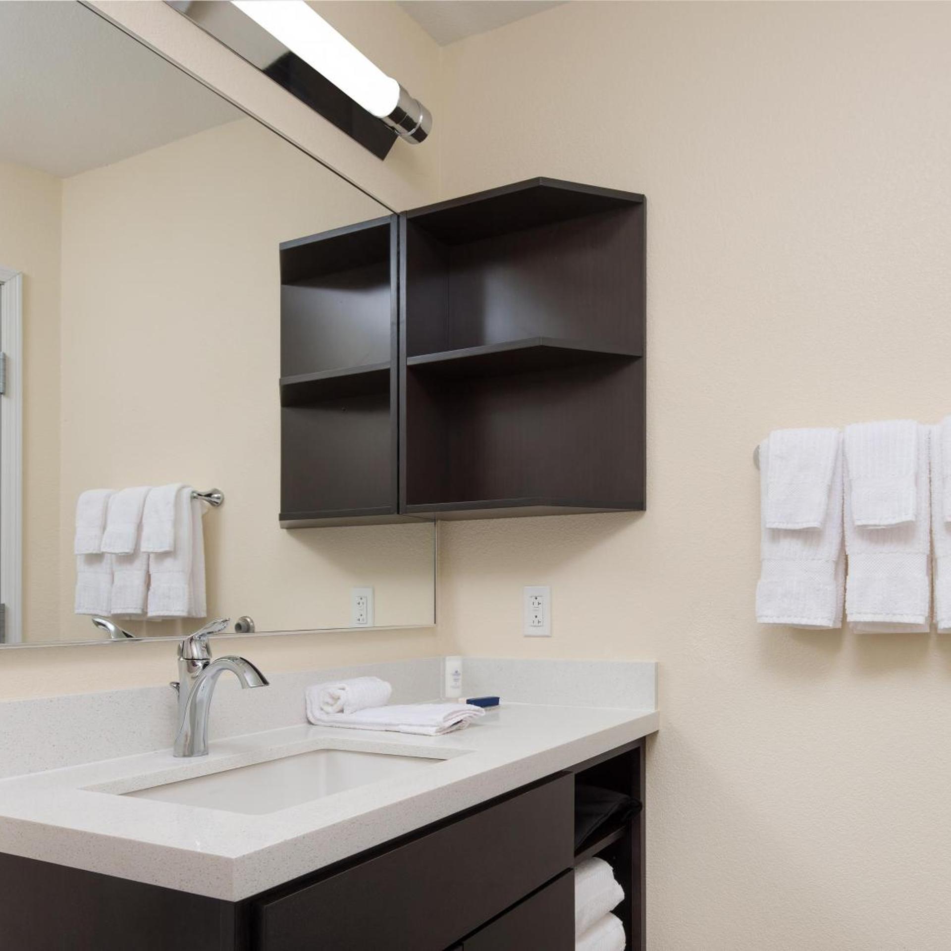 Room, King Bed, Accessible, Candlewood Suites Enid 4/4