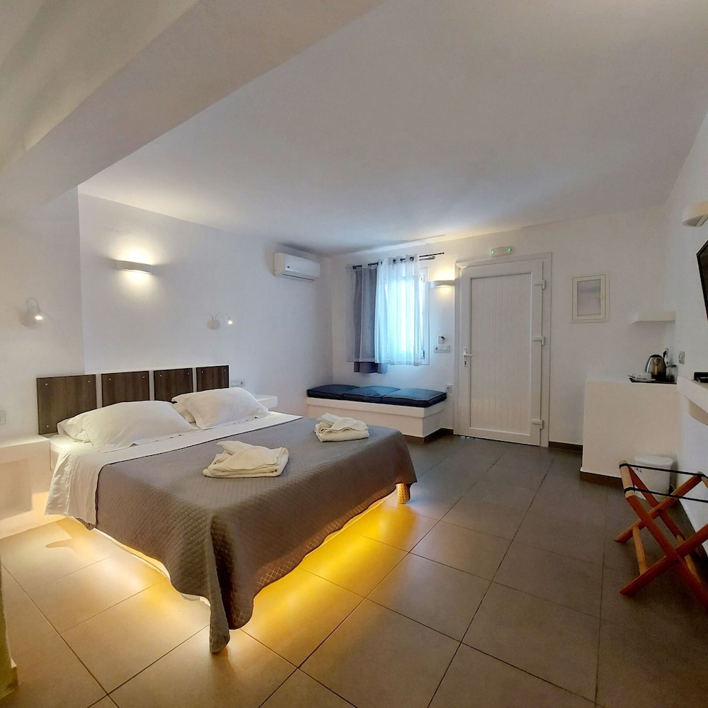 Ambience Suites 44/72