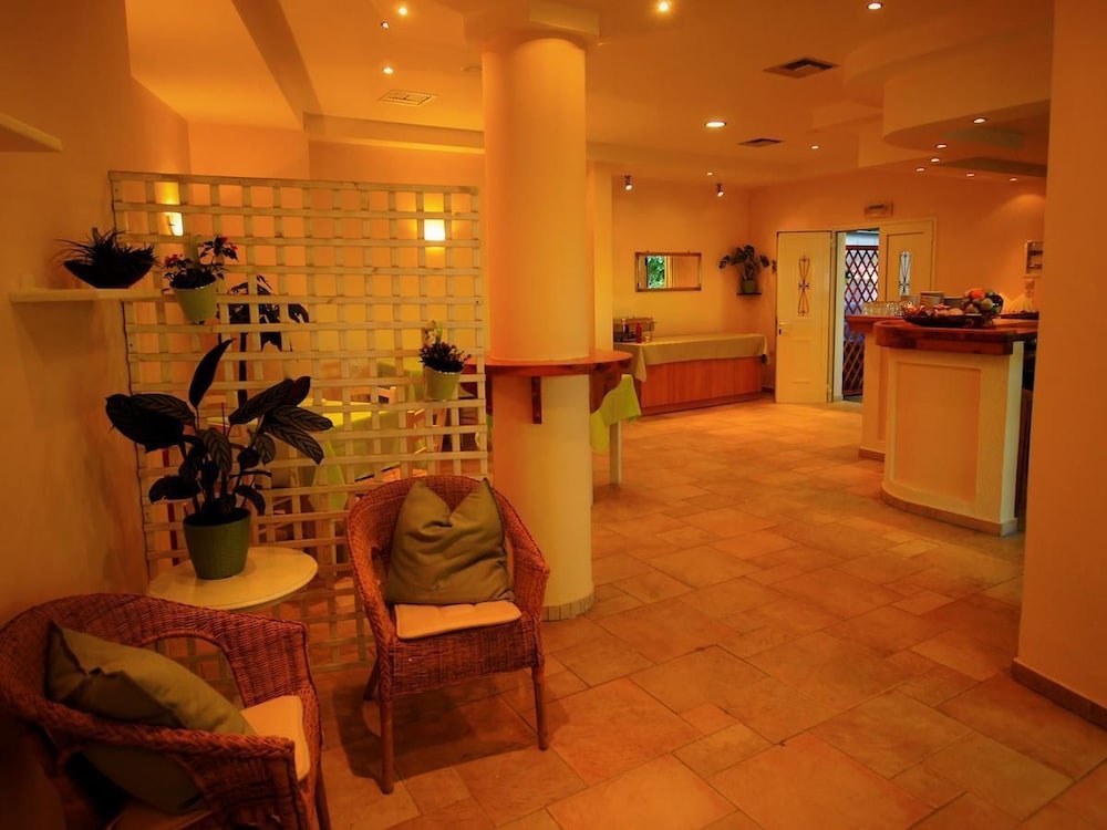 Toni Apos S Guesthouse 14/24