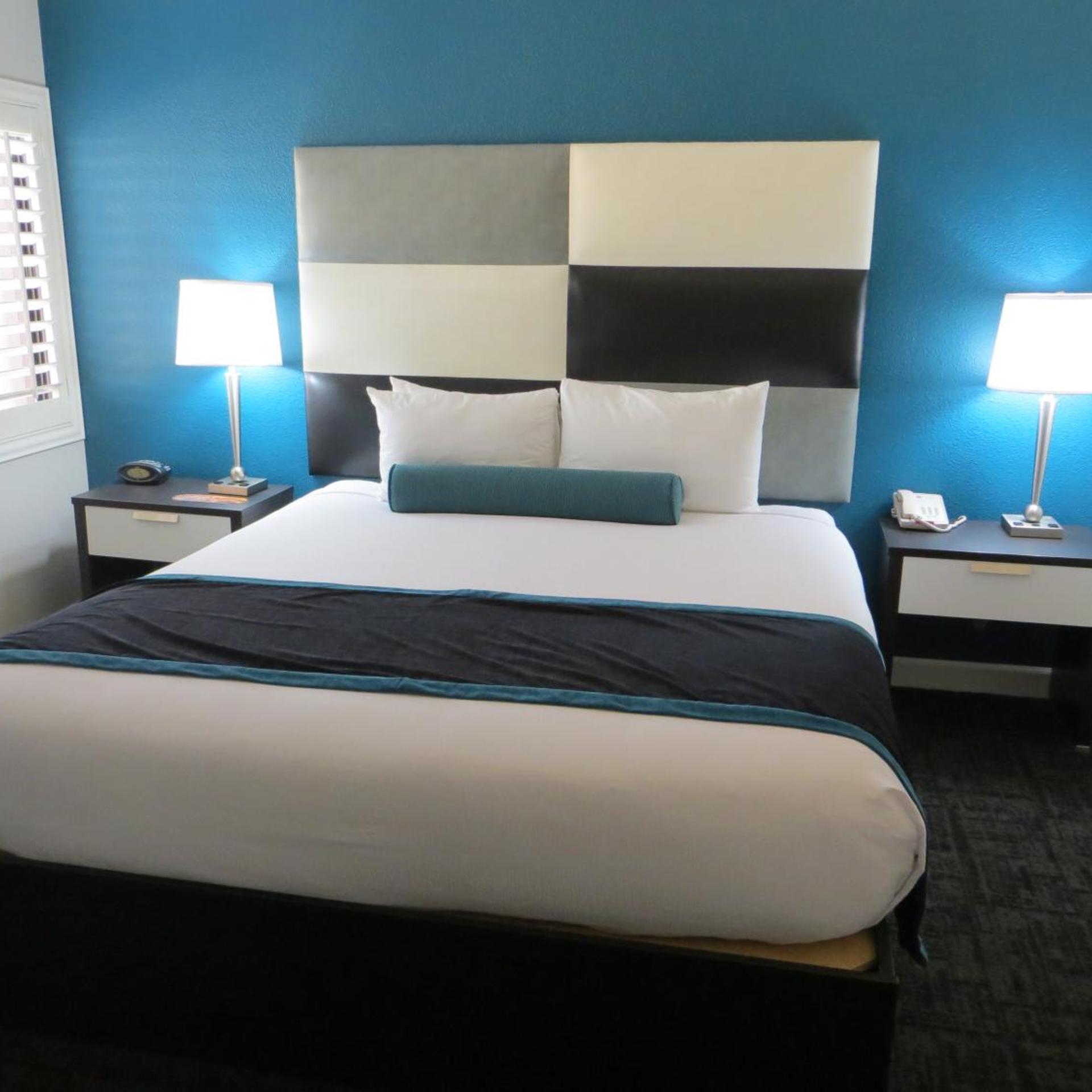 Deluxe, Suite, King Bed, Best Western Plus Casino Royale–Center Strip 6/8