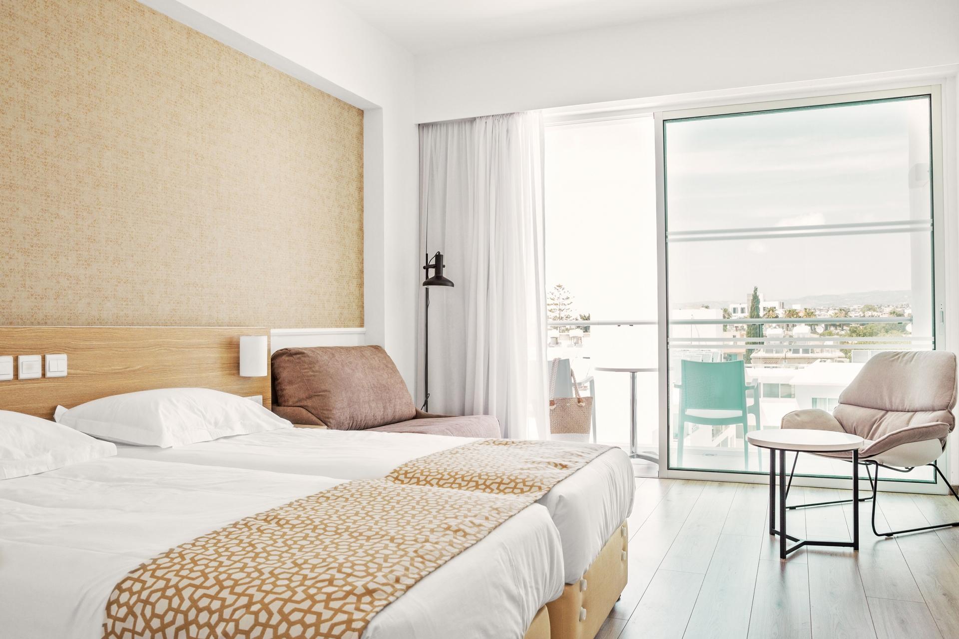 Standard, Inland View, Balcony