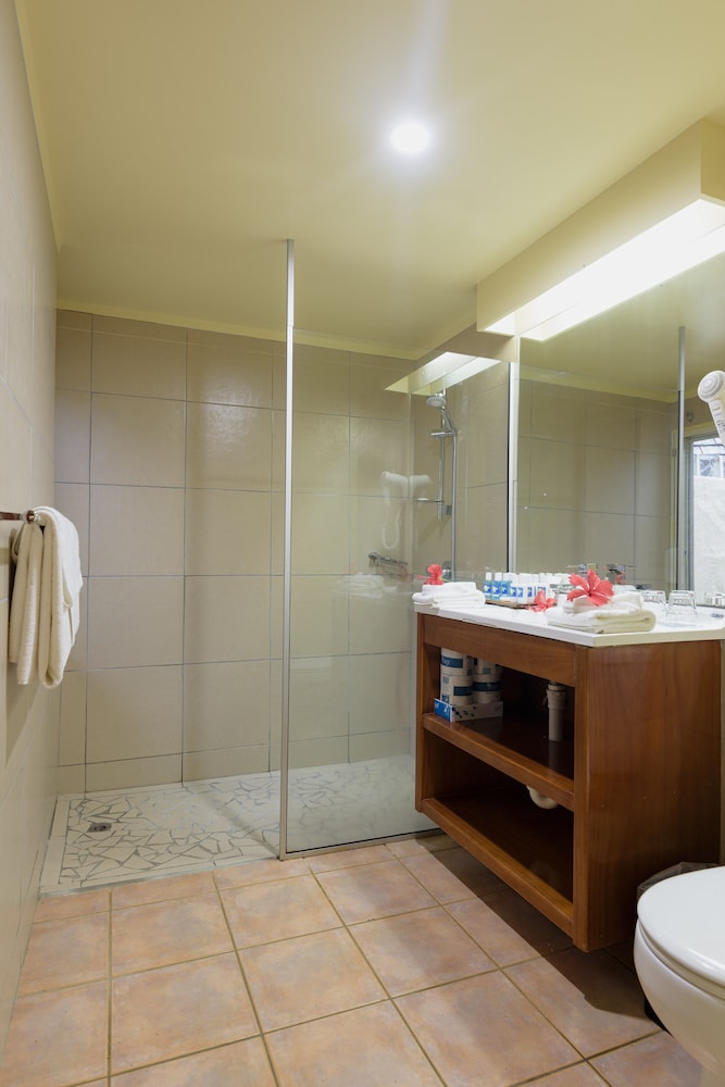 2 Bedrooms, Grand, Suite, King Bed, 2 Bunk Beds, Beach Front