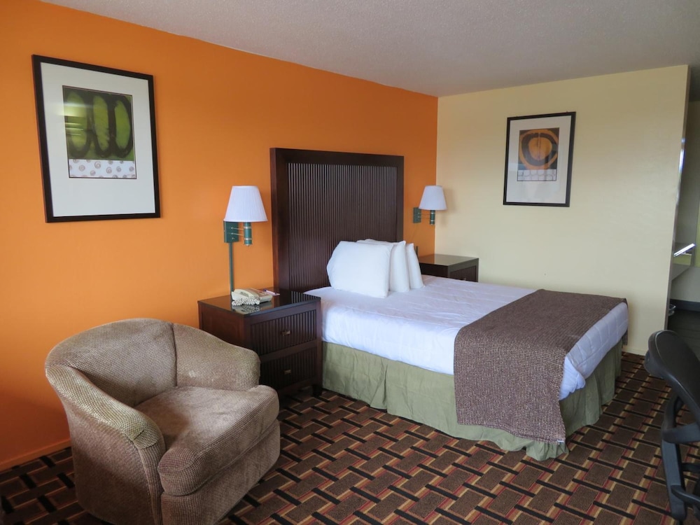 Royal Crest Inn Medford 10/28