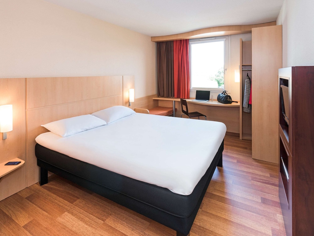 Ibis Karlsruhe Hauptbahnhof 9/48