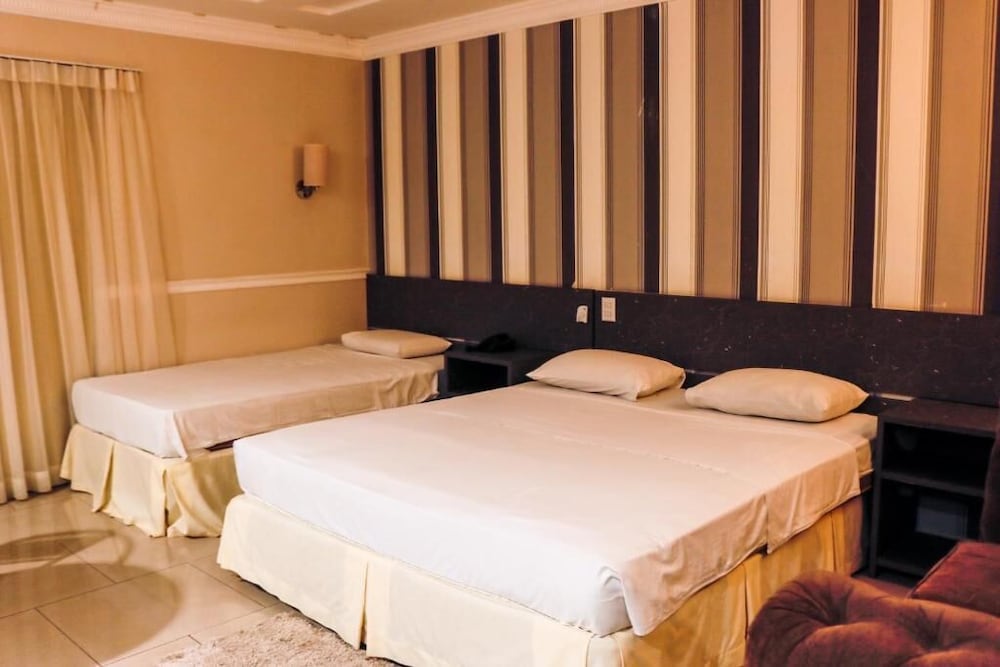 Atalanta Hotel 11/26