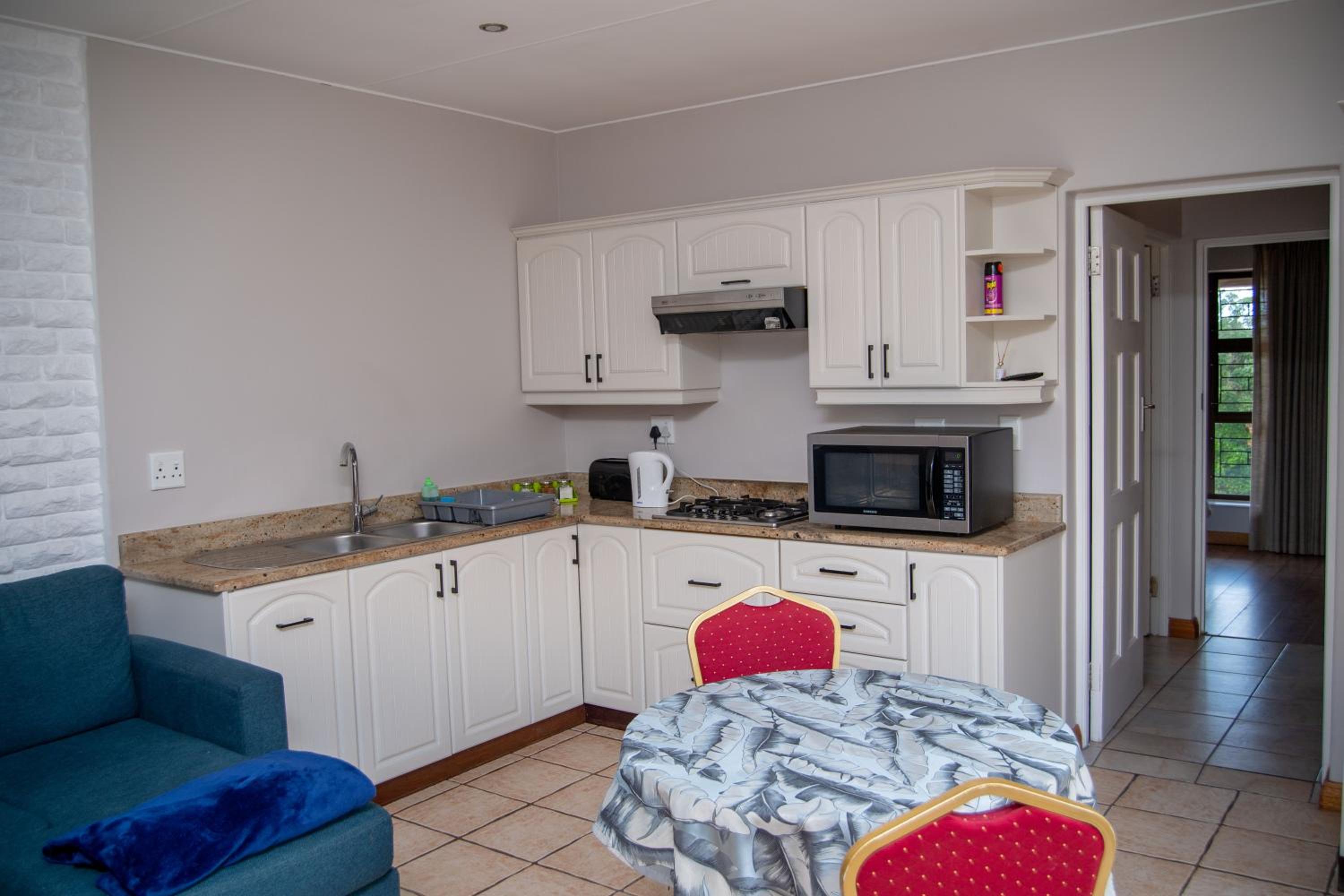 Great White Accommodation 26/32