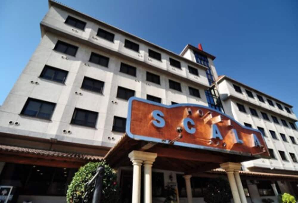 Scala Hotel 3/57
