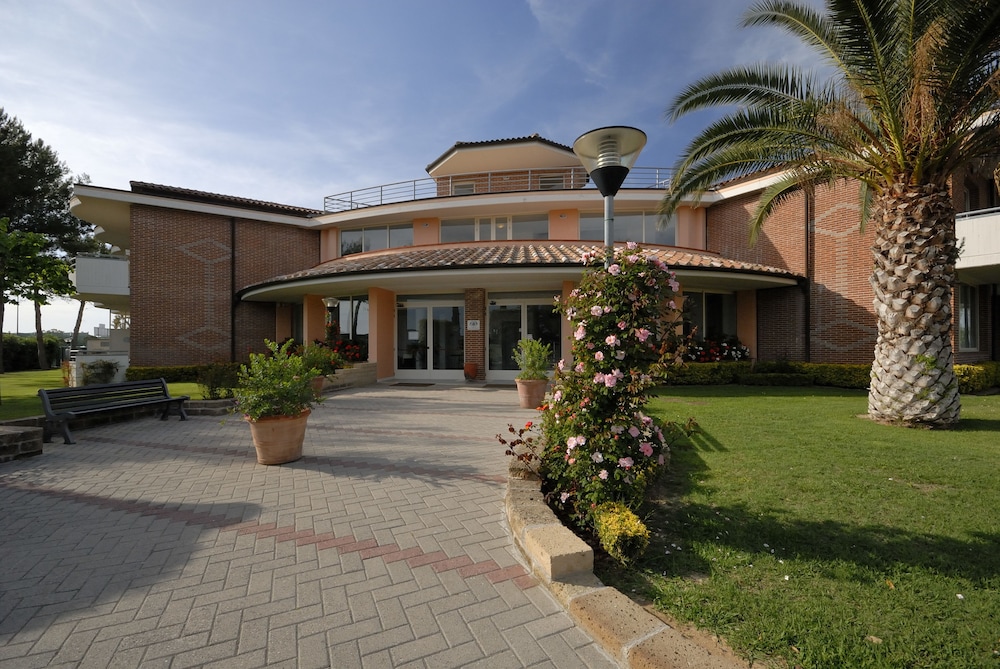 Villaggio Turistico Residence La Cecinella in CECINA