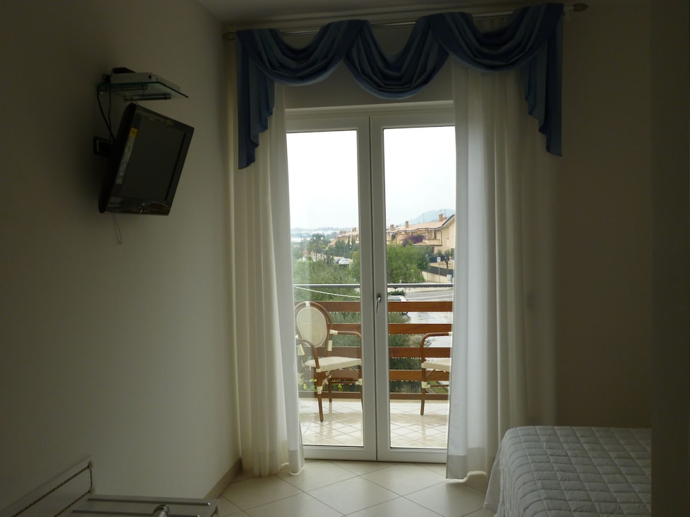 Elaia Garden Hotel 30/48