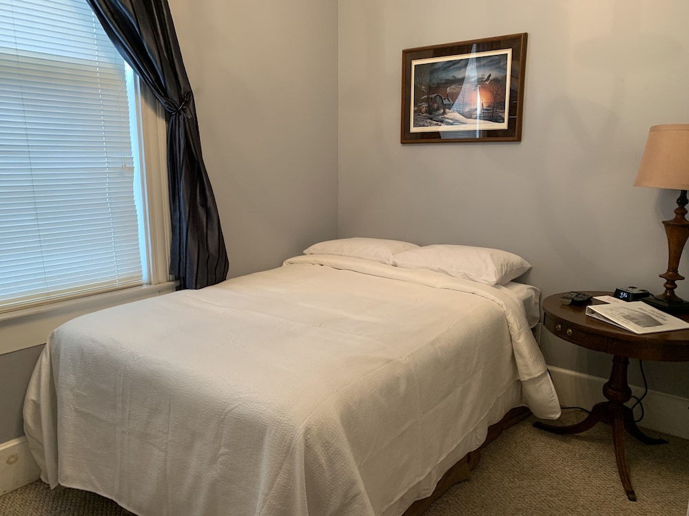 Basic, Double Bed, No Elevator