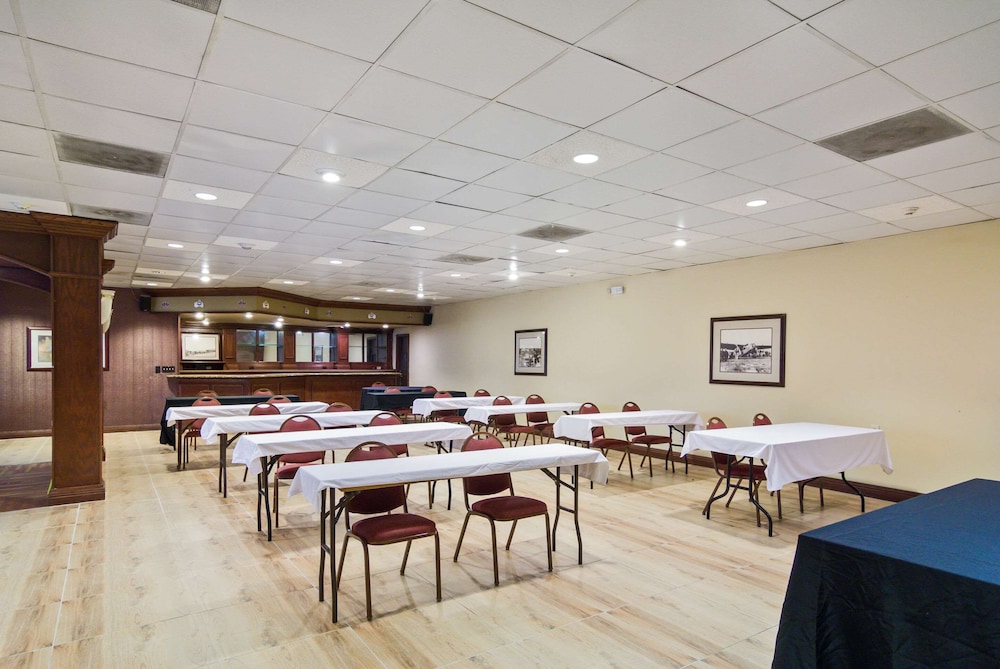 Stayable Suites Jacksonville West 38/45