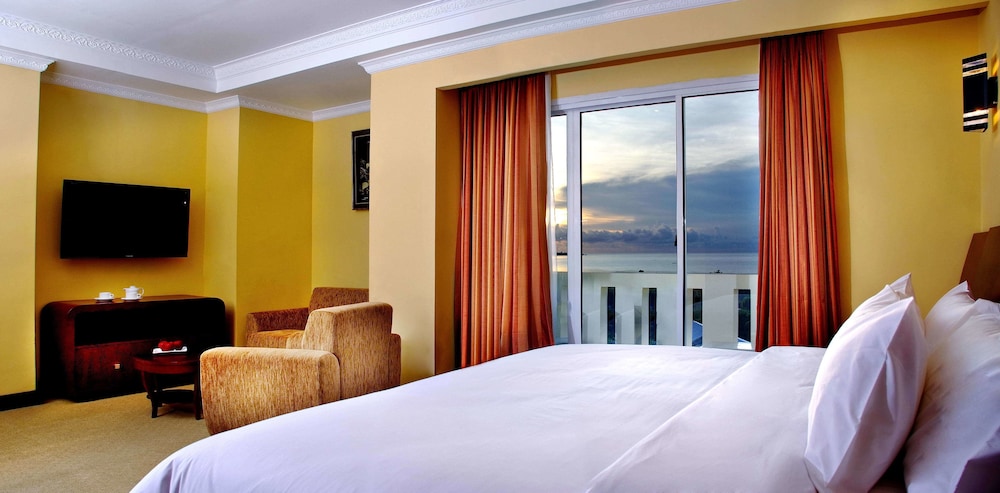 Aston Niu Manokwari Hotel & Conference Center 9/33