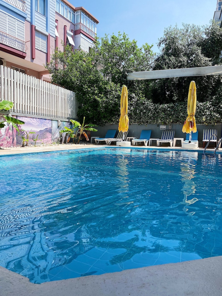 Lunay Hotel 2/33