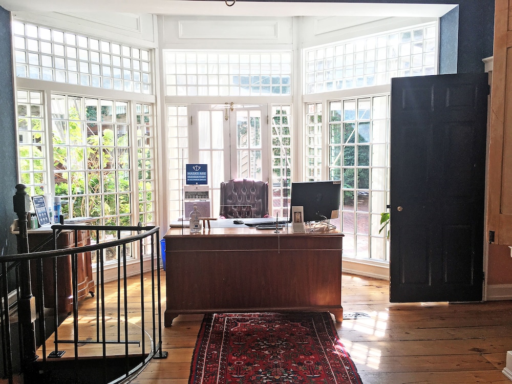 Morris House Hotel 4/50