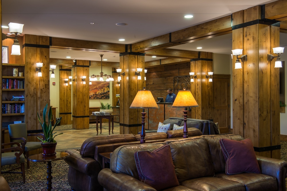 The Lodge At Mountaineer Square 32/34