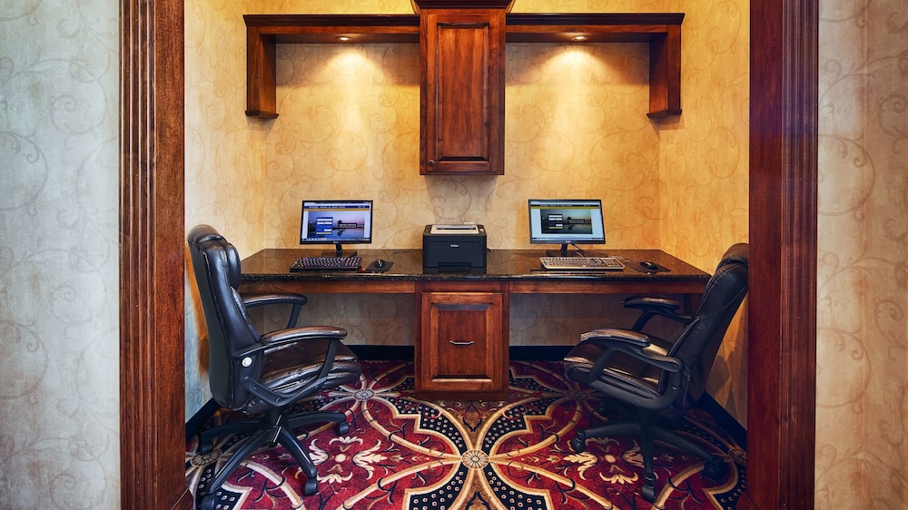 Best Western Plus Southpark Inn & Suites 37/39