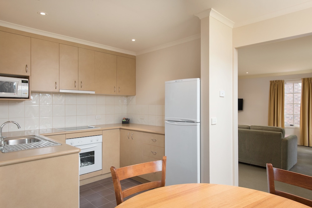 Country Club Villas 30/69