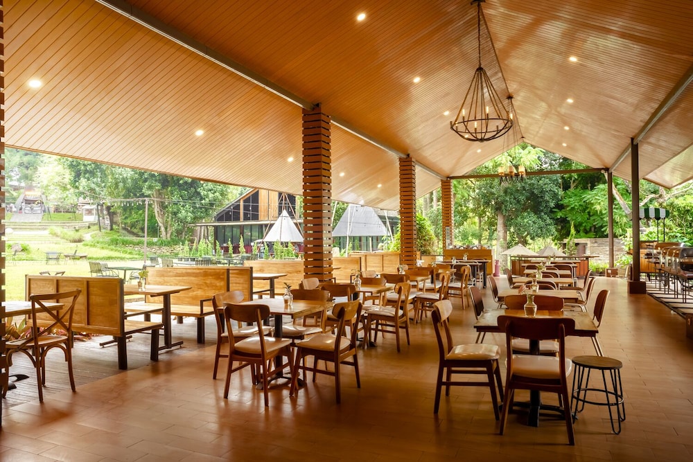 Green Forest Resort & Wedding Bandung 30/50