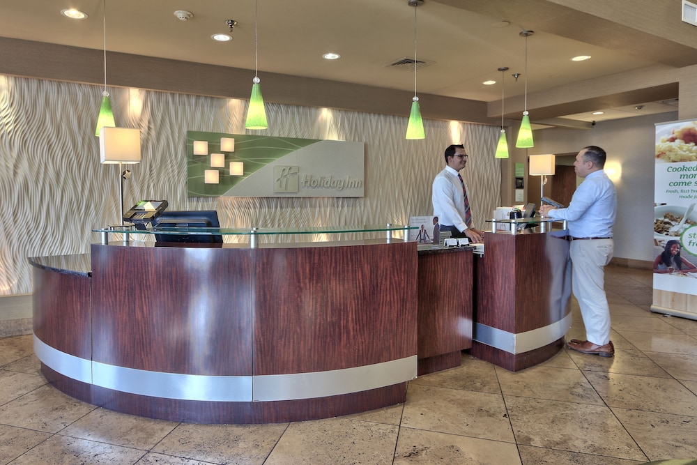 Holiday Inn & Suites Albuquerque-North I-25 8/48