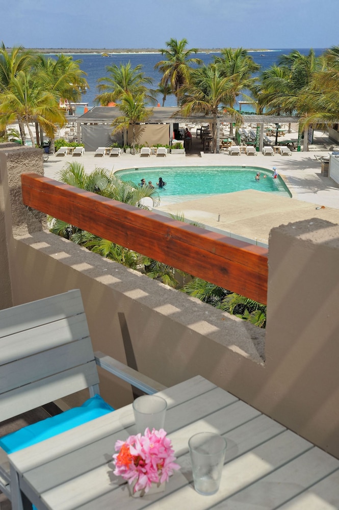 Eden Beach Resort 5/63