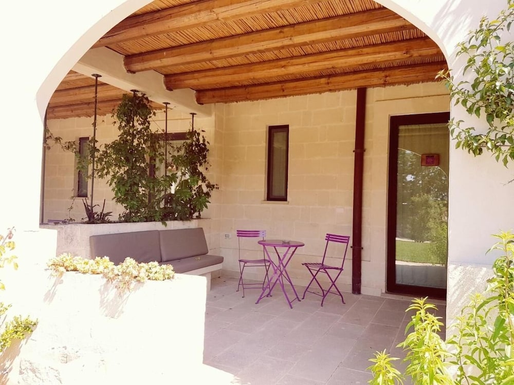 Le Scuderie - Castello Monaci 6/50