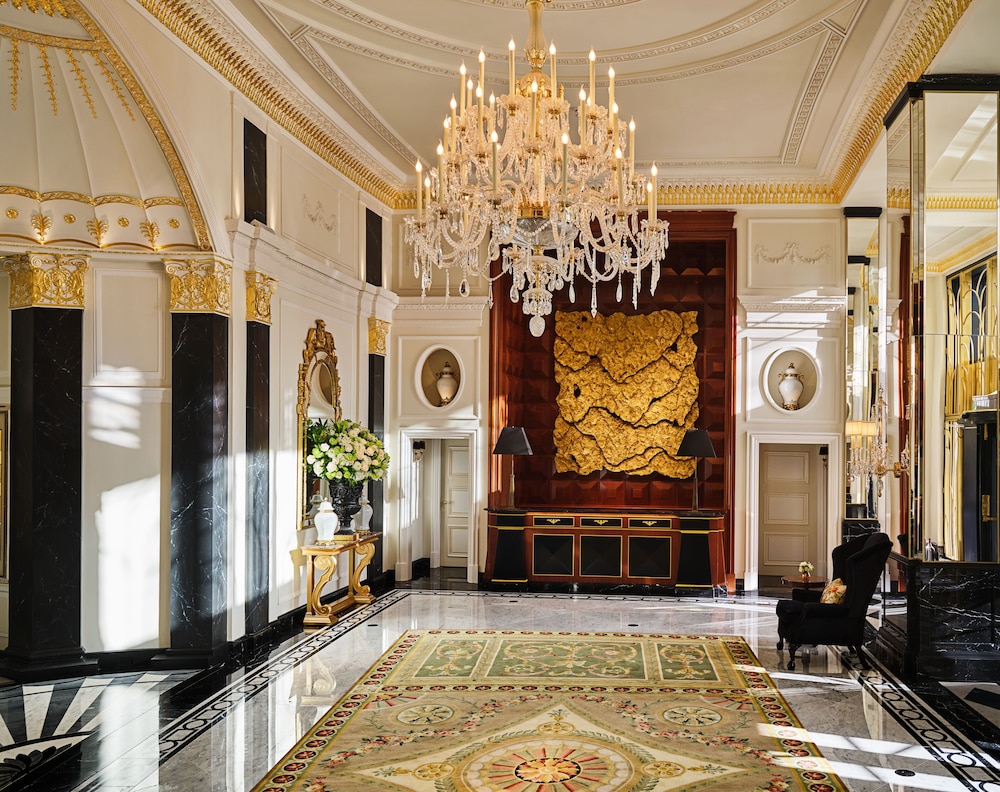 The Dorchester Hotel 8/48