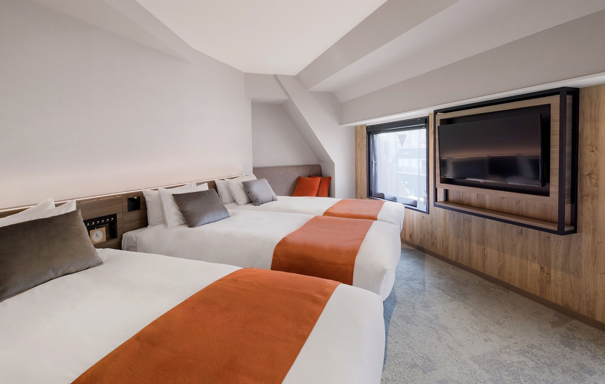 ROOM, TRIPLE