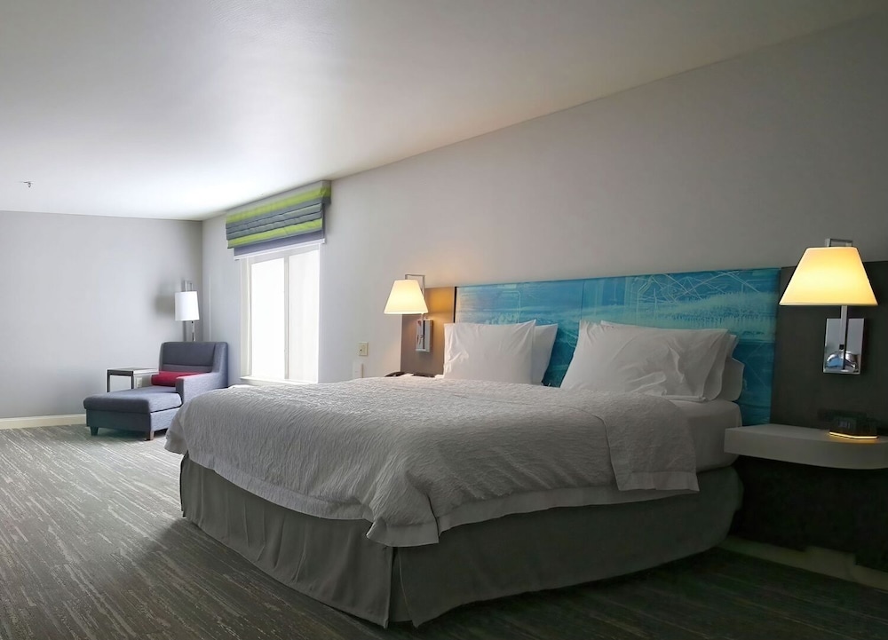 Hampton Inn & Suites Tacoma 18/46