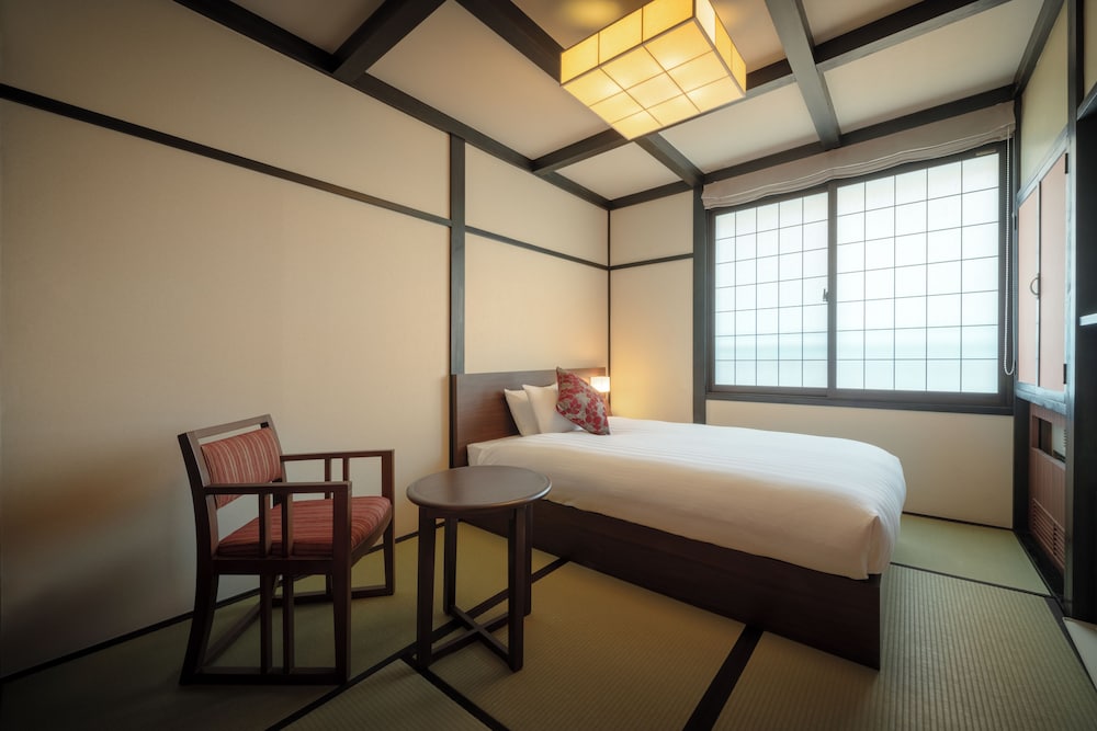 Basic, Single Bed, No Bathroom