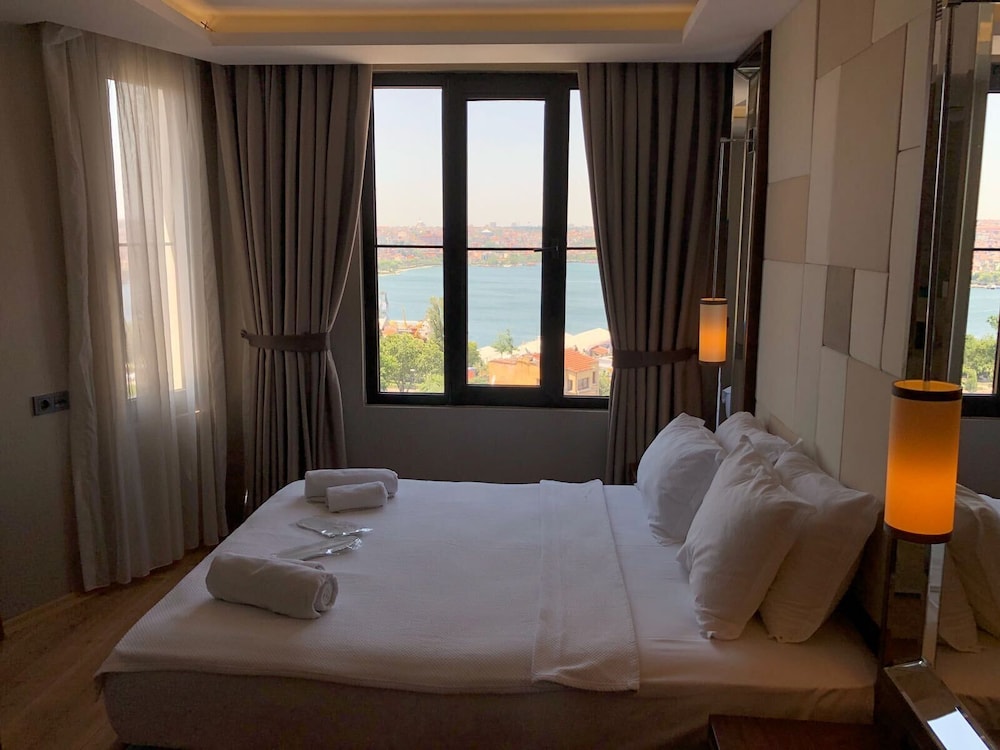 The Biancho Hotel Pera 31/73