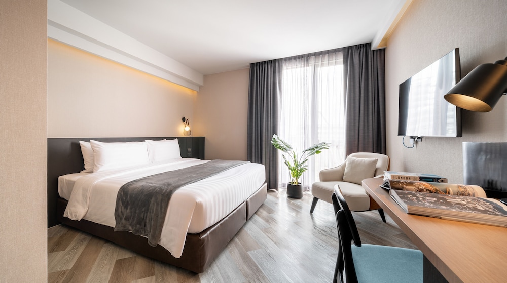 Room at Seekers Finders Rama IV Hotel, SureStay Collection by BW, BANGKOK