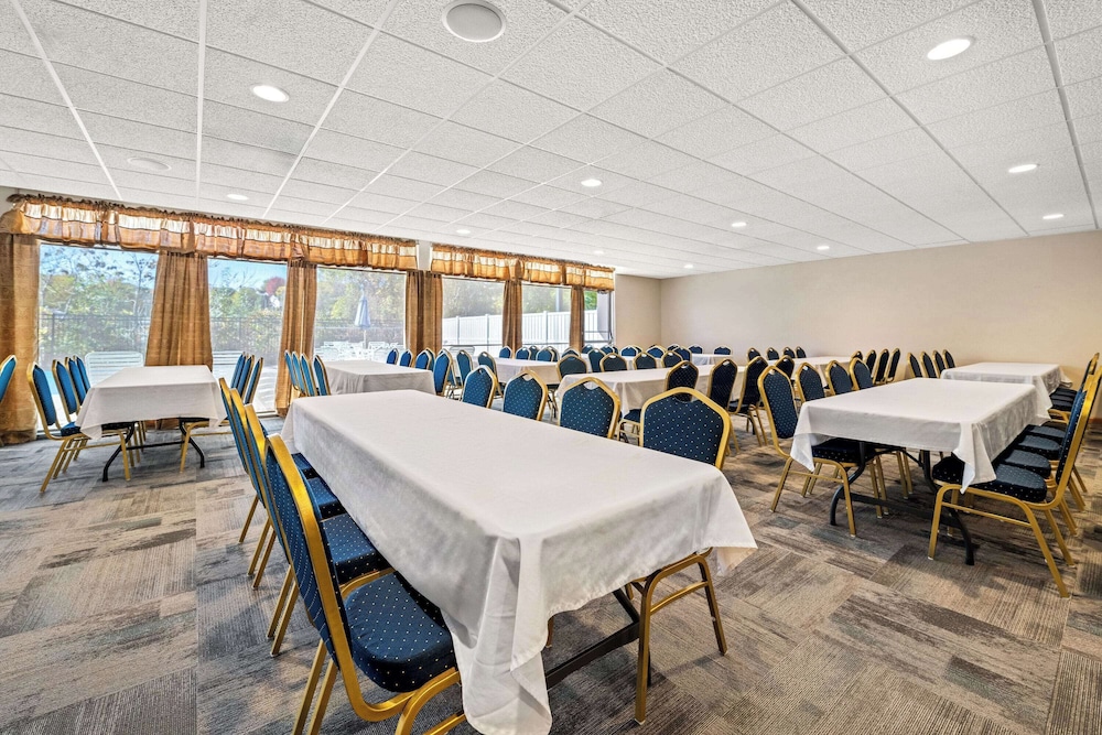 restaurant cafeteria