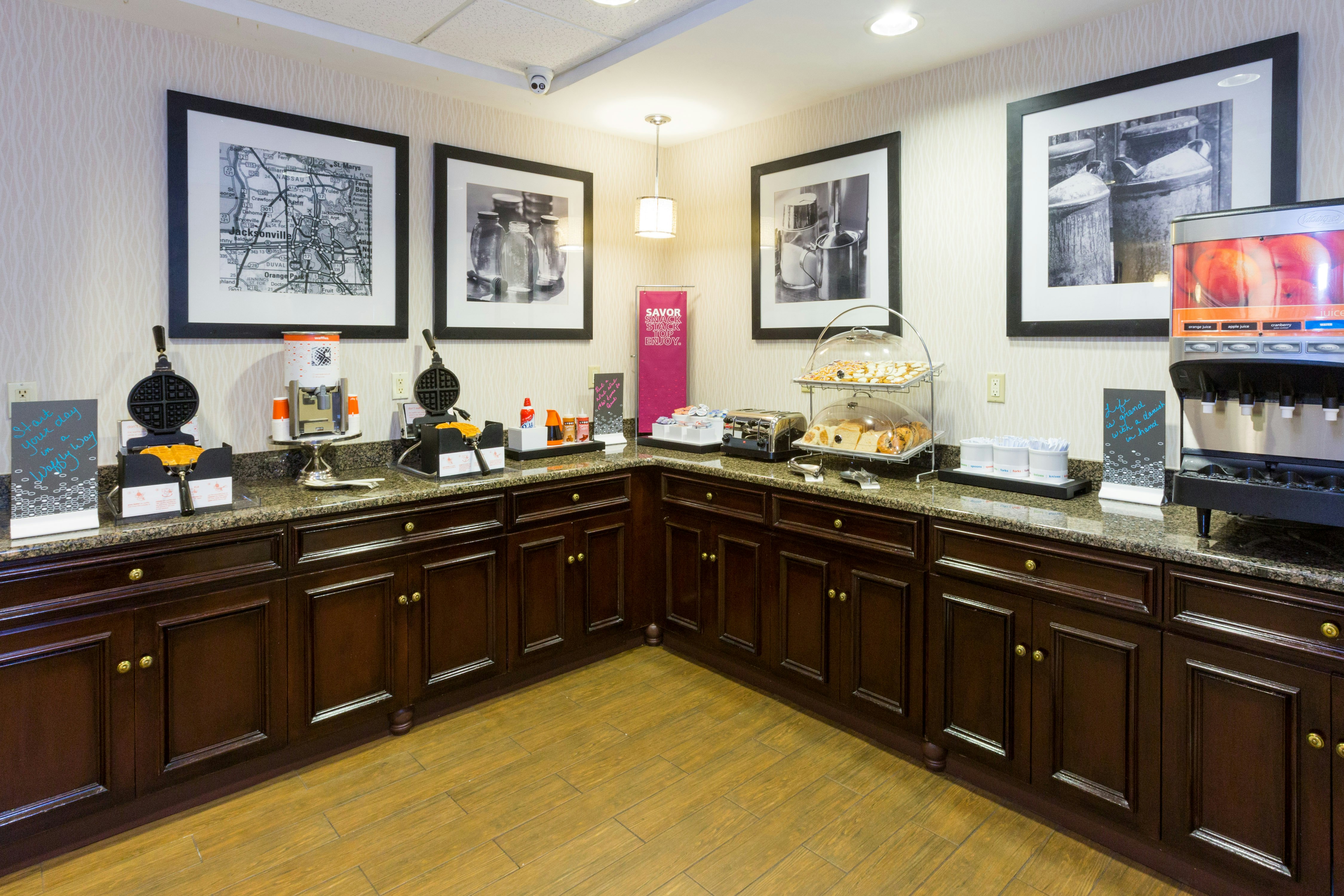 Hampton Inn And Suites Jacksonville Airport 32/42