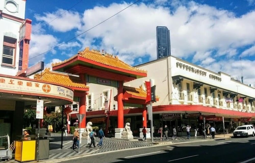 Astor Apartments 36/50