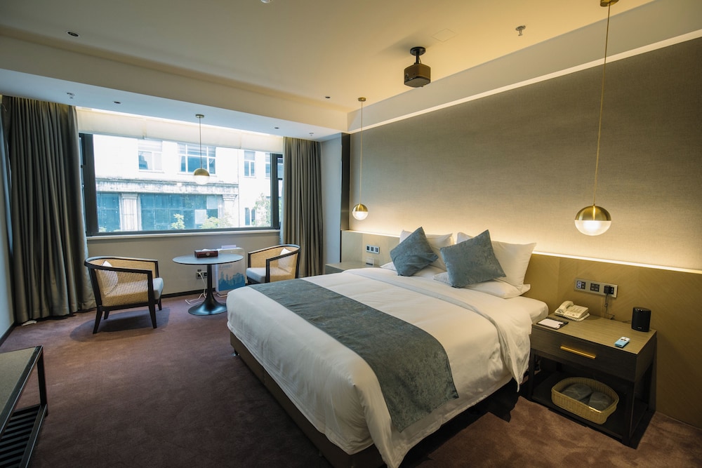 Novotel Nantong Center 8/50