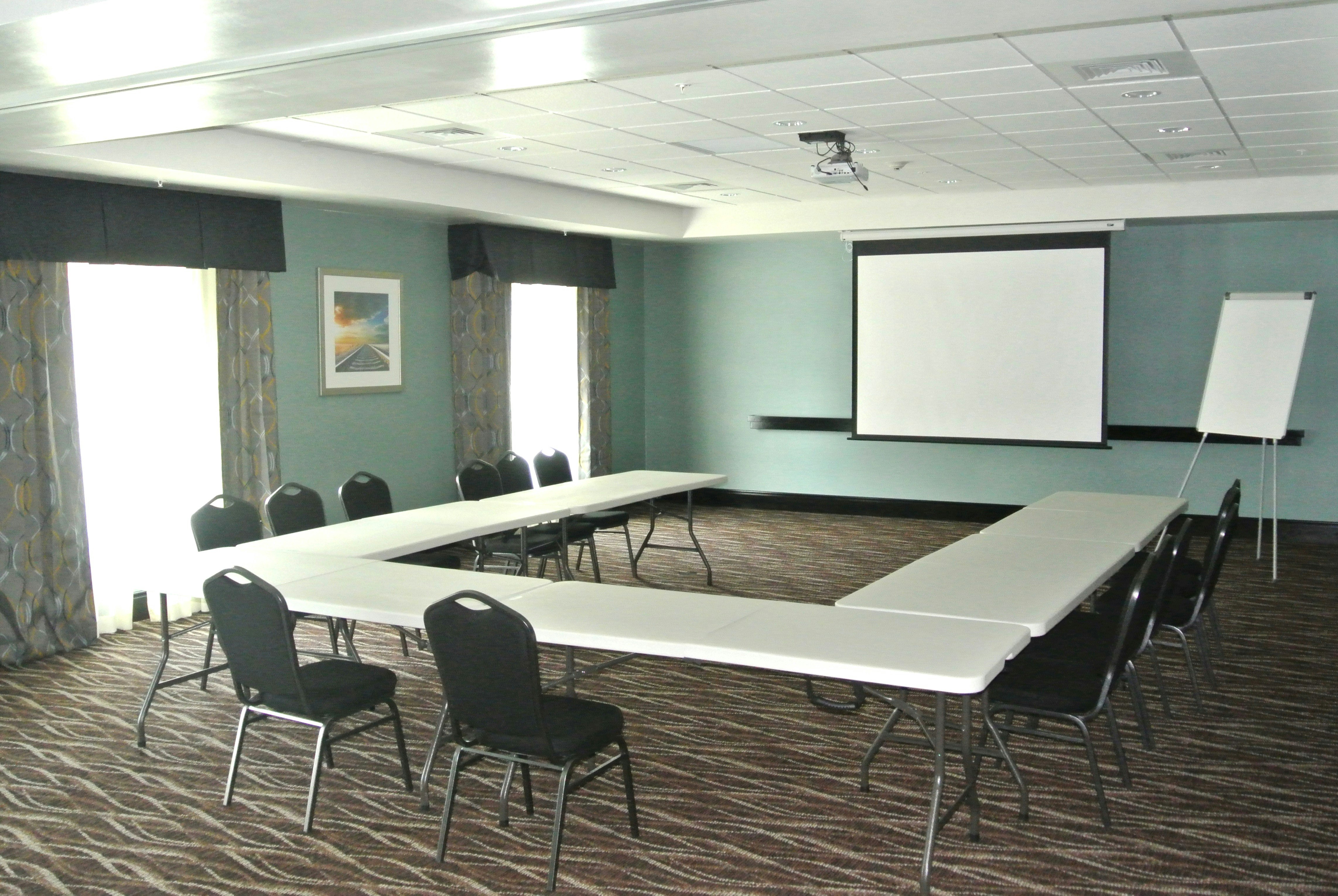 Hampton Inn Carrizo Springs 43/47