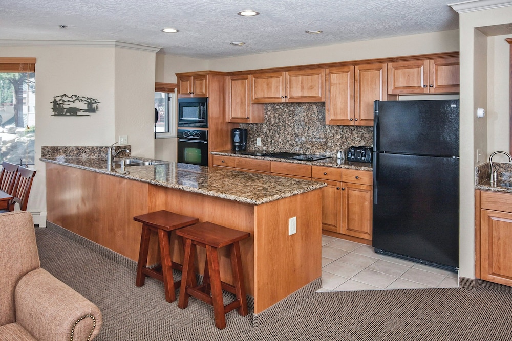 Holiday Inn Club Vacations Tahoe Ridge Resort 83/100