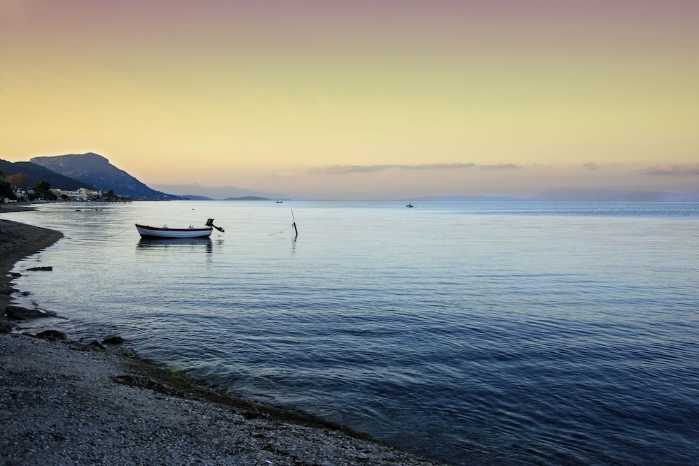 Ionian Eye 42/50